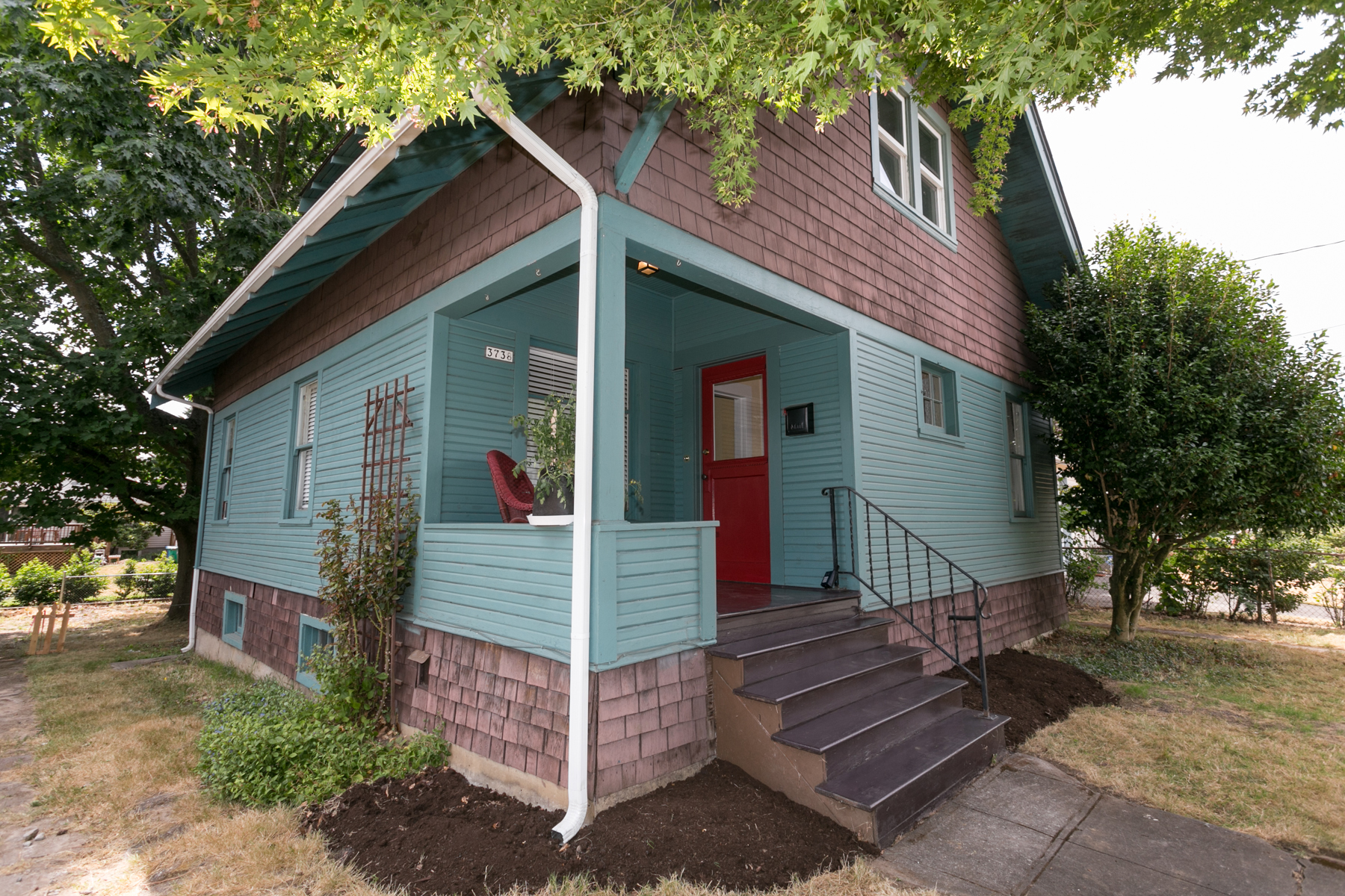 SOLD!!! 3738 SE Schiller St, Portland, OR 97202