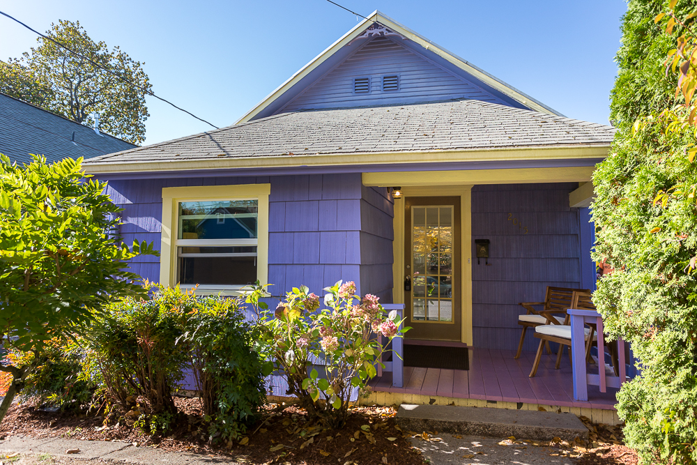 SOLD for $341,000 in 12 DOM! 2015 SE 46th Ave., Portland