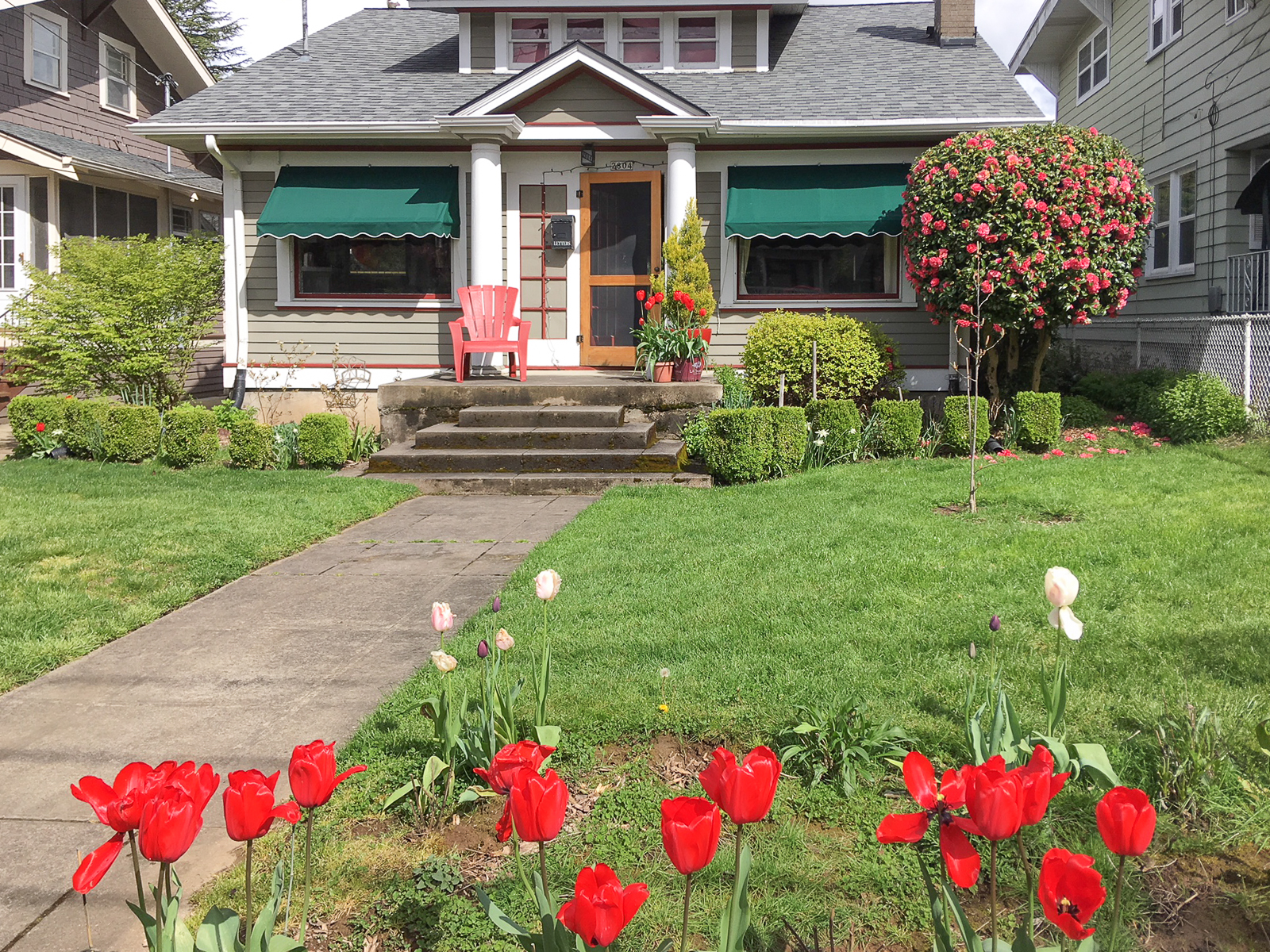 SOLD for $639,000 in 6 DOM! 2804 SE 35th Ave. Portland 97202 - Orig List: $629k