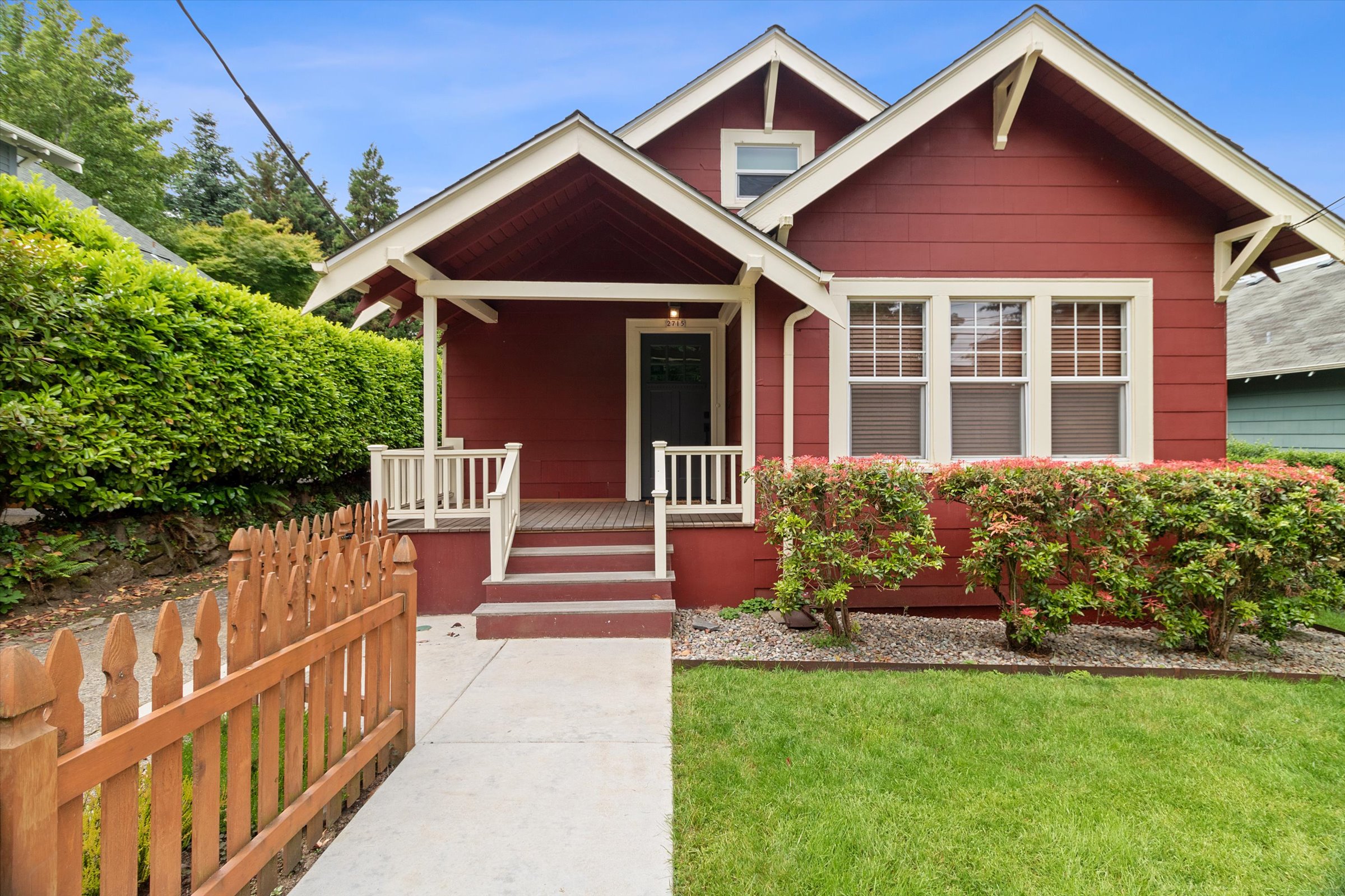 SOLD for $750 in 13 DOM! 2715 SE 49th Ave, Portland Offered for $675,000